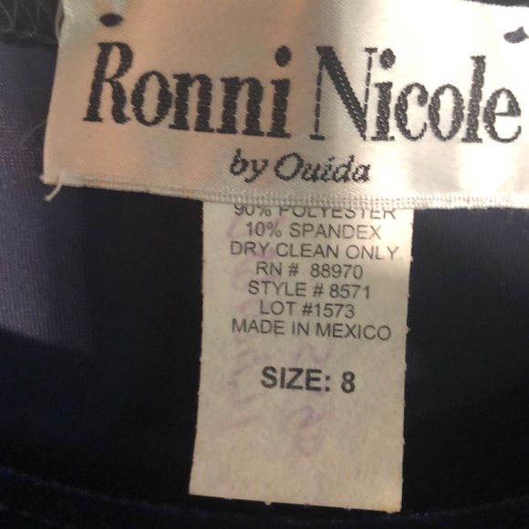 NWT Ronnie Nicole long sleeved velvet dress - Picture 3 of 4